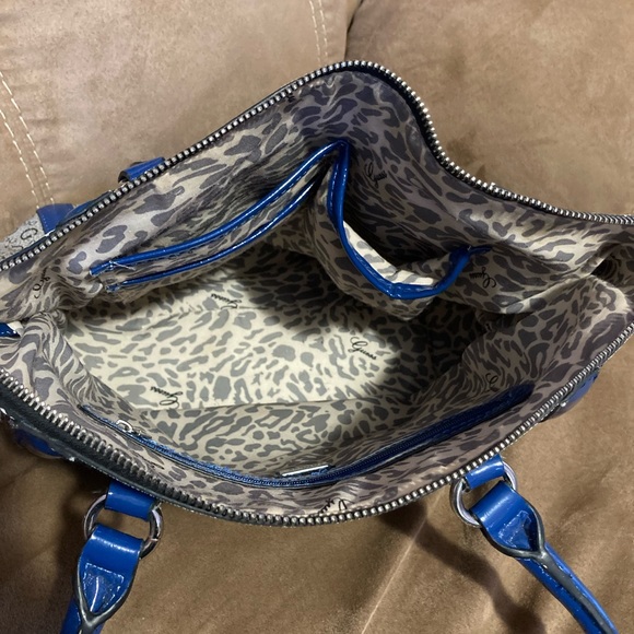 Guess Handbag - Picture 4 of 6